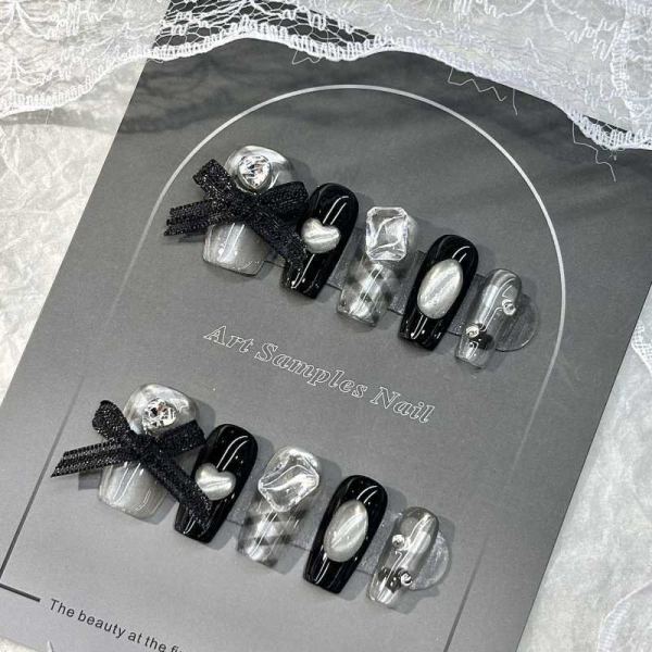 Minimalist B&W Press-On Nails